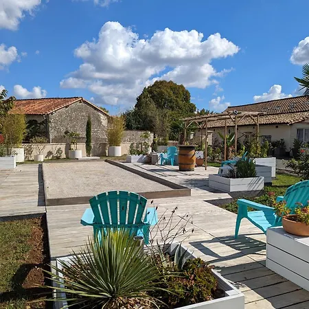 Lana Cottage 3 Etoiles * Montjean (Charente)